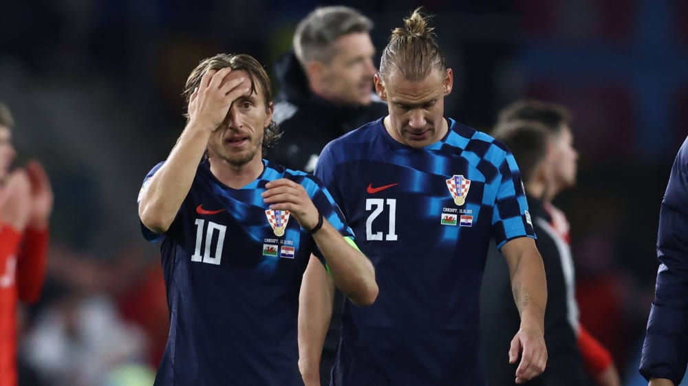 After the second defeat in a row, only third: Croatia around Luka Modric (left) and Domagoj Vida.